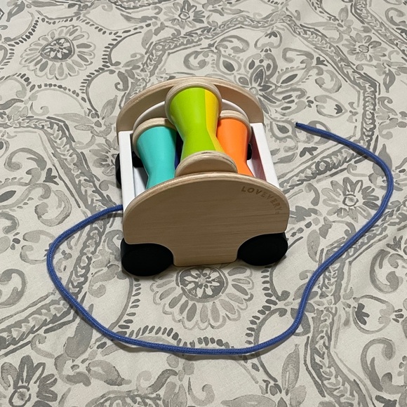 Lovevery Pull Puzzle Car Toy - Picture 1 of 2